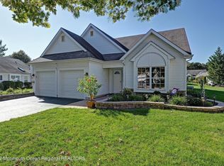 11 Schoolhouse Ct, Lakewood, NJ 08701