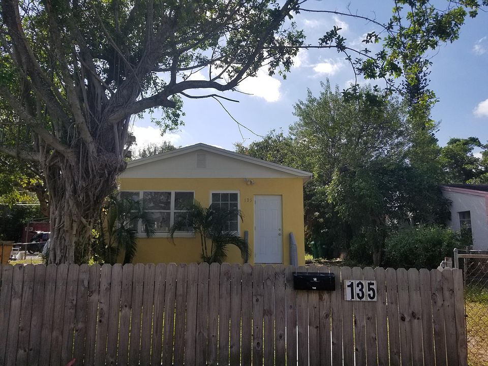 2nd image of 135 W 11th St