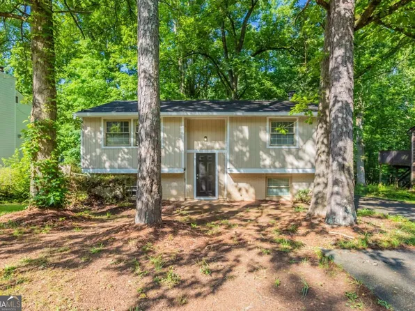 5372 Martins Crossing Rd, Stone Mountain, GA 30088