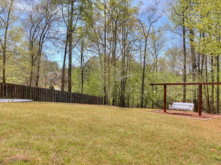 208 Havelock Dr — Photo 35