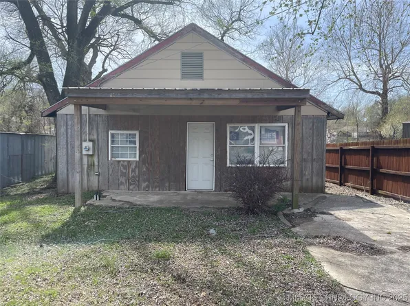 212 W Magnolia St, Coweta, OK 74429