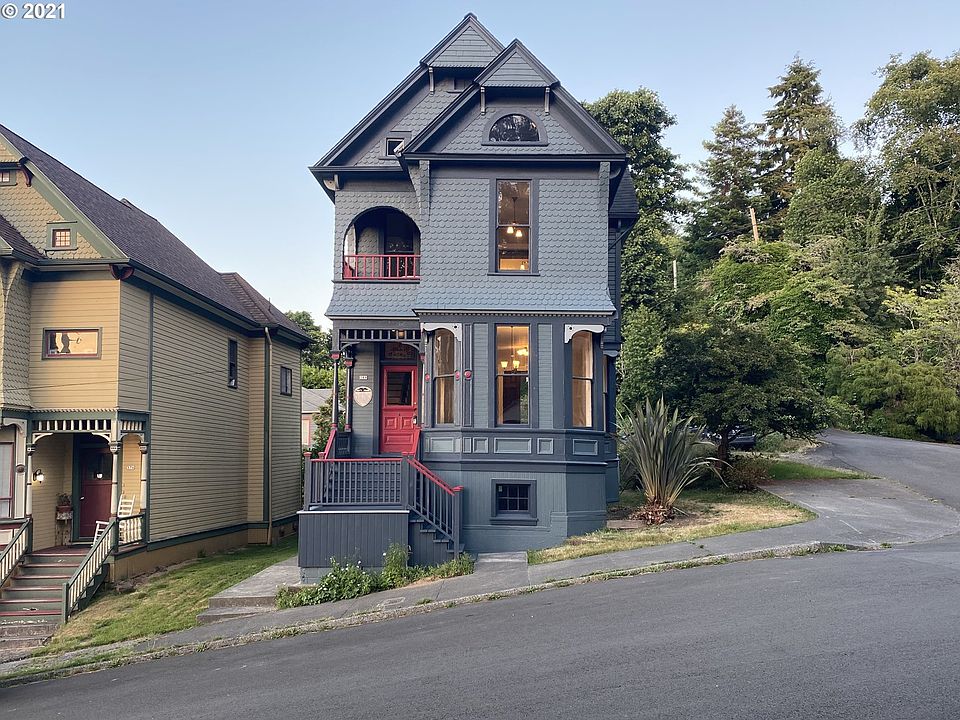388 3rd St, Astoria, OR 97103 Zillow