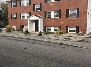 206 Stackpole St APT 3, Lowell, MA 01852