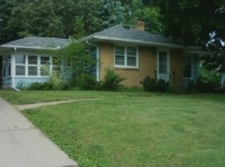 1831 Tatum St, Falcon Heights, MN 55113