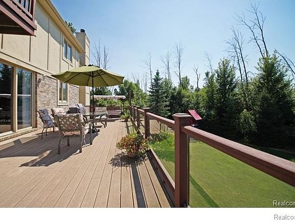 2nd image of 6442 Golden Ln