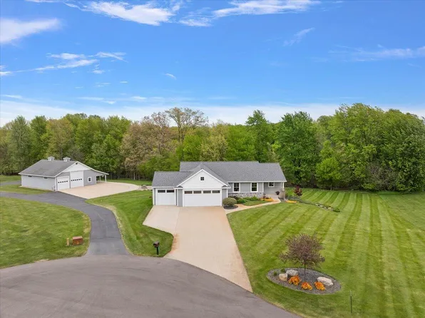 89 Summerwyn Dr SE, Caledonia, MI 49316