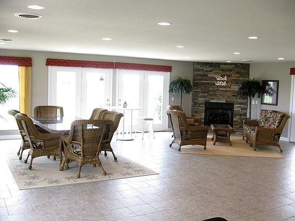 3rd image of 7006 Horizon Ct