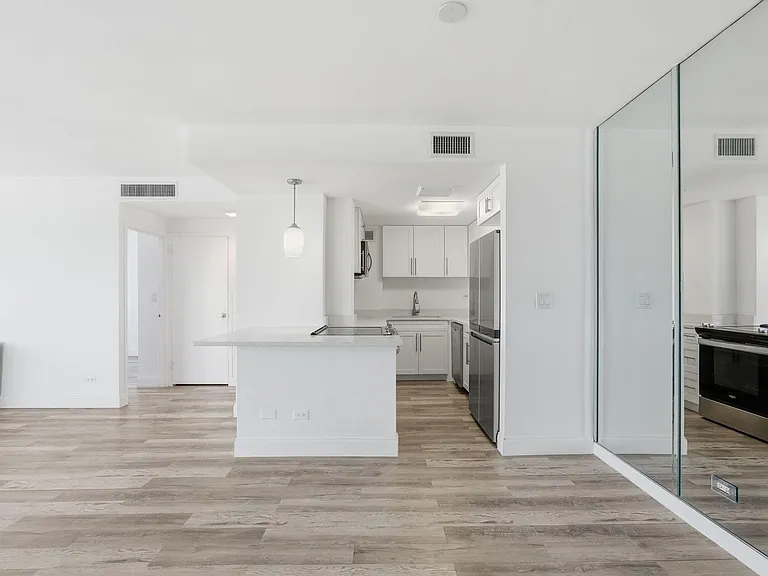 2800 N Flagler Dr #410 — Photo 12