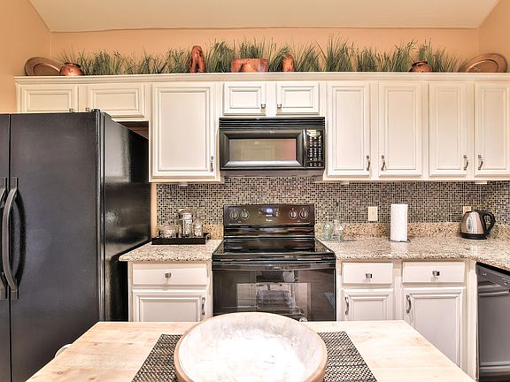 3rd image of 575 S Virginia Hills Dr Unit 1004