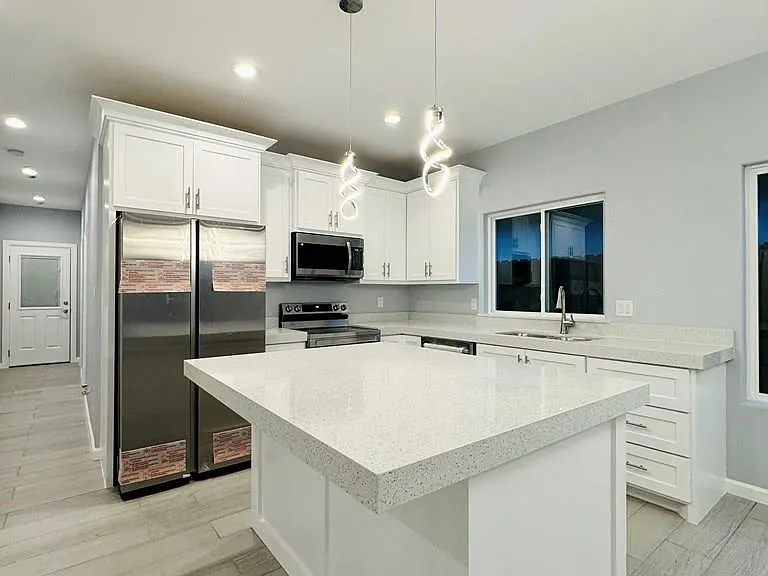 2066 Saketa Ln — Photo 3