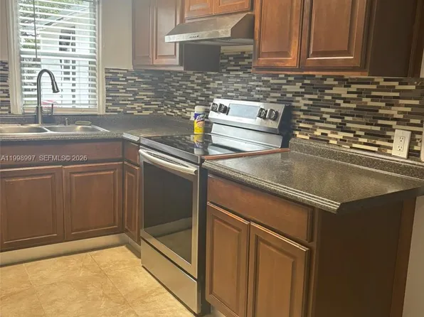 719 Glenn Pkwy, Hollywood, FL 33021