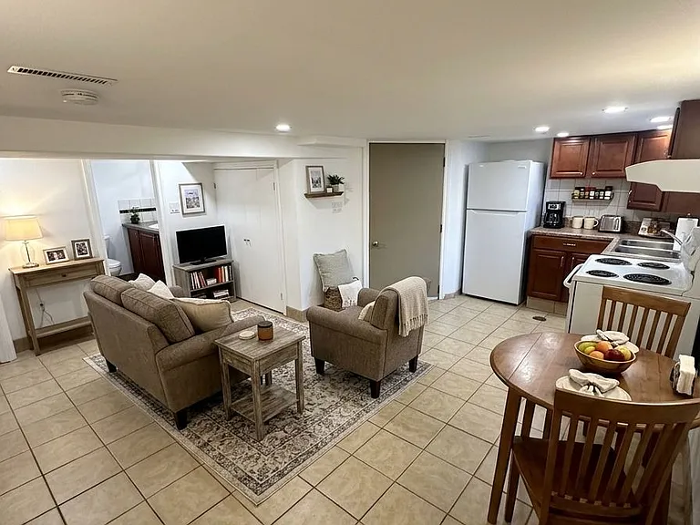 98 Limeridge Rd E #LOWER LEVEL — Photo 3