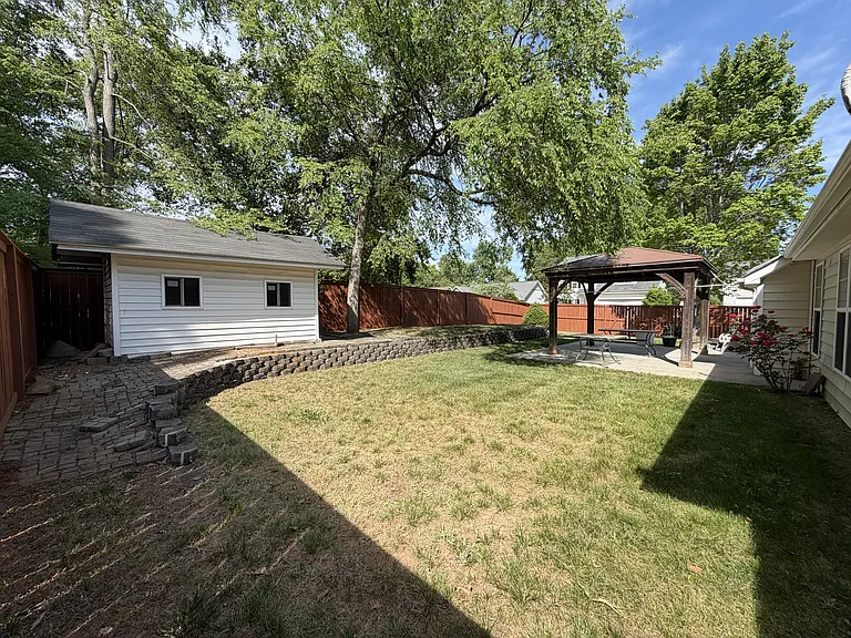 7514 Starvalley Dr — Photo 27