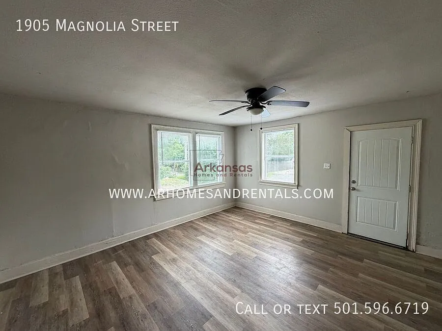 1905 Magnolia Street | 1 Bedroom | 1 Bathroom 1/2 Off First Month's Rent — Photo 2