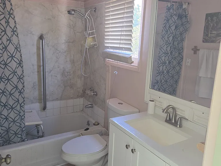 1189 El Rey Ave #A — Photo 3