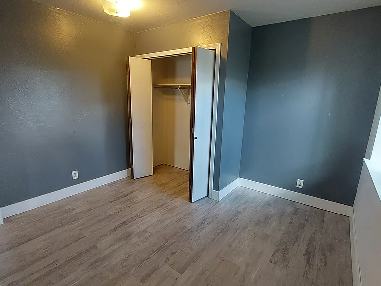 1020 S 10th St — Photo 8