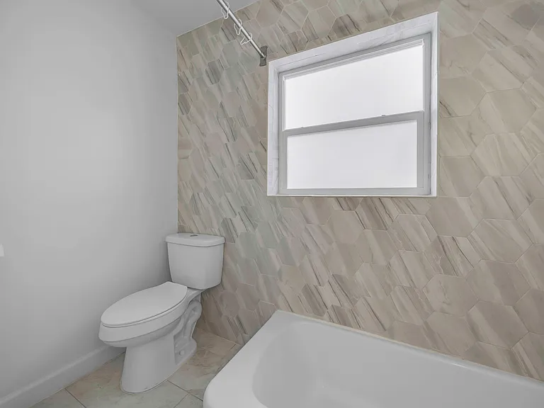 4900 S Lakewood Dr — Photo 25
