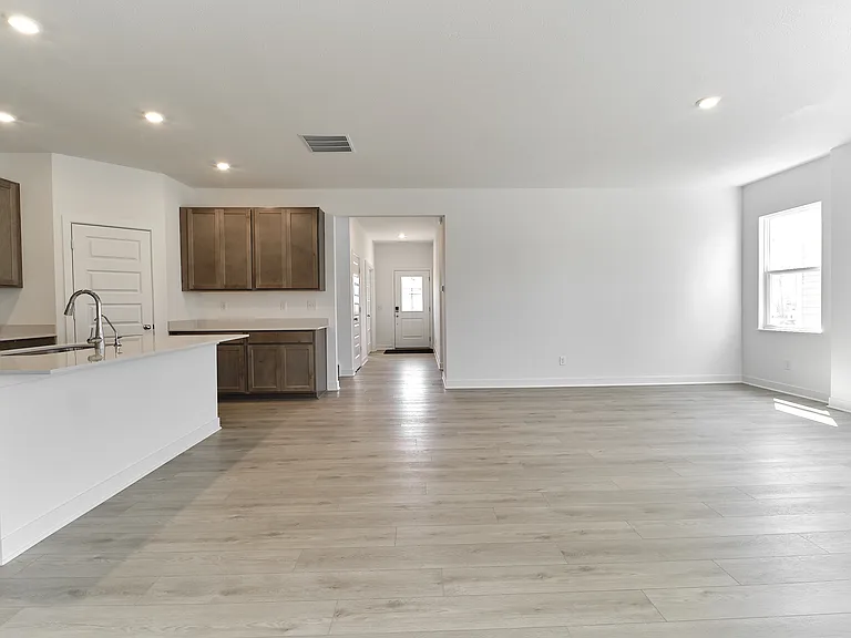 422 Eisenhower St — Photo 18