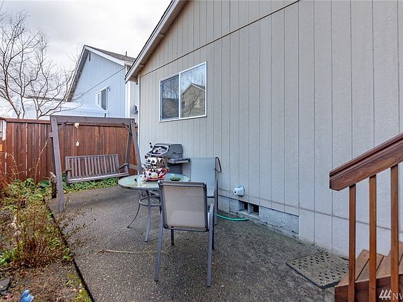 3rd image of 6611 131st St E