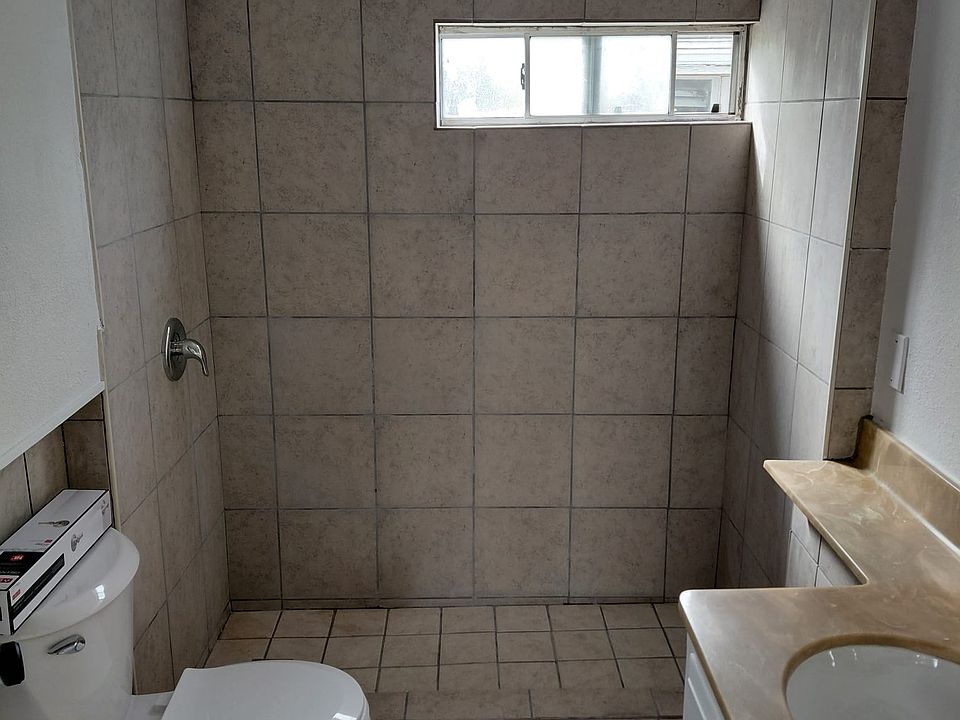 1st image of 2865 Birch Ave