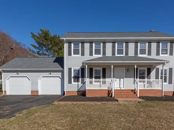 35 Fox Run Ln, Fredericksburg, VA 22405