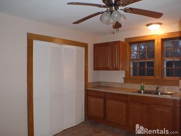 5th image of 82 Mountain Home St