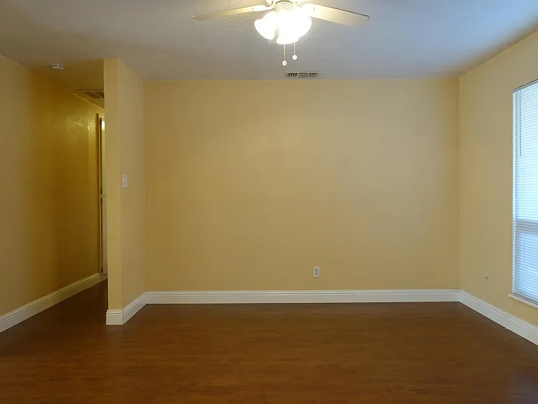 6712 Admiral Ave — Photo 7