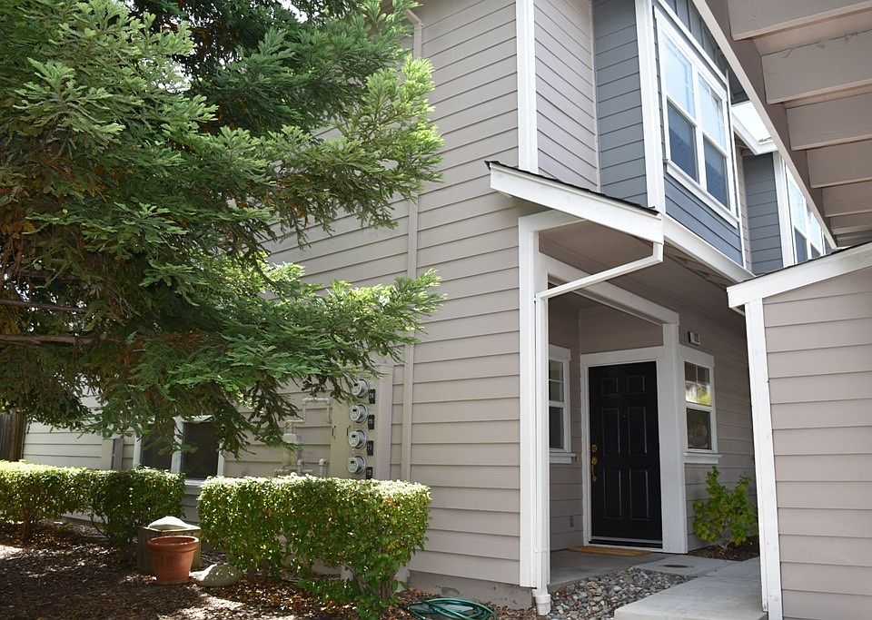 1st image of 22 Ashford Pl
