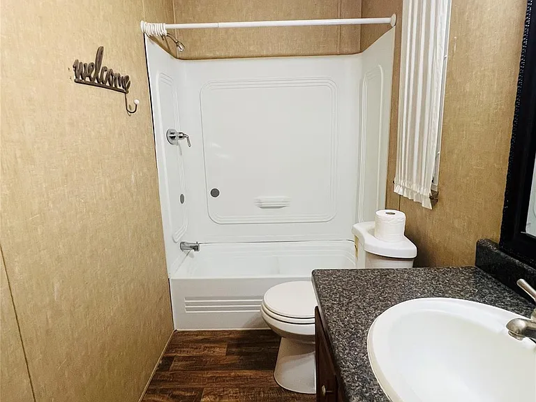 16381 Hunters Green Dr — Photo 11