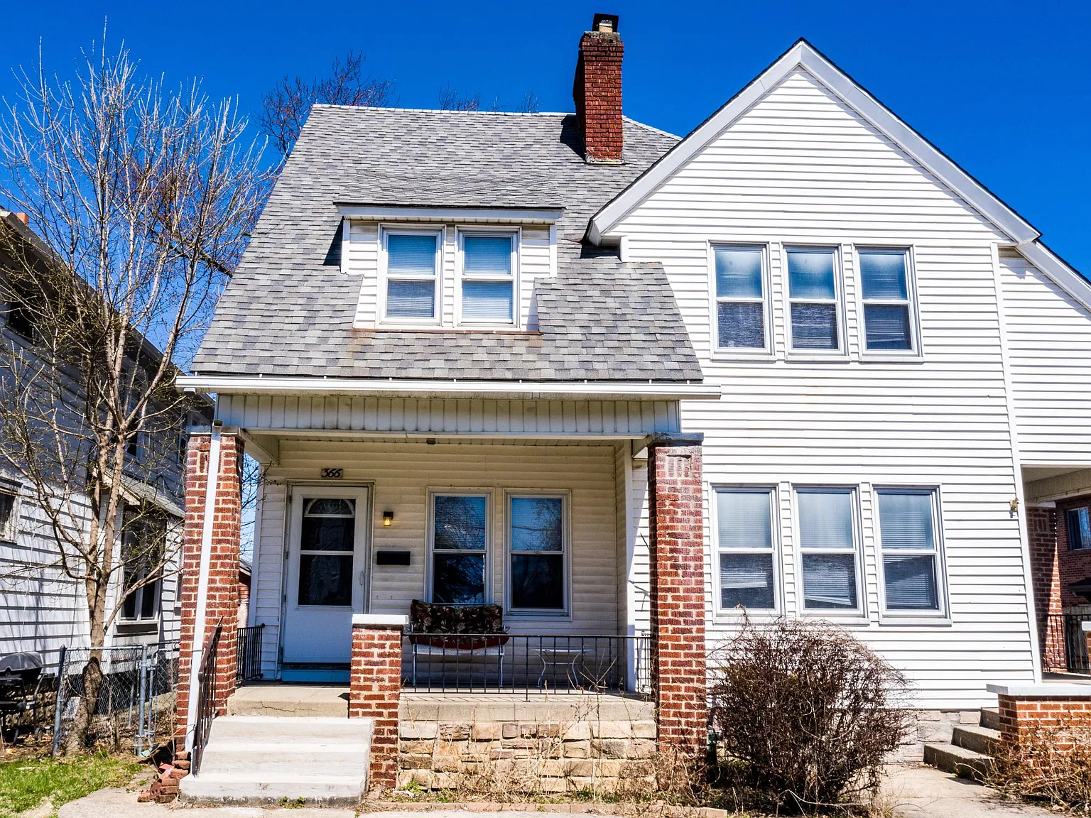 366 E Tompkins St — Photo 1