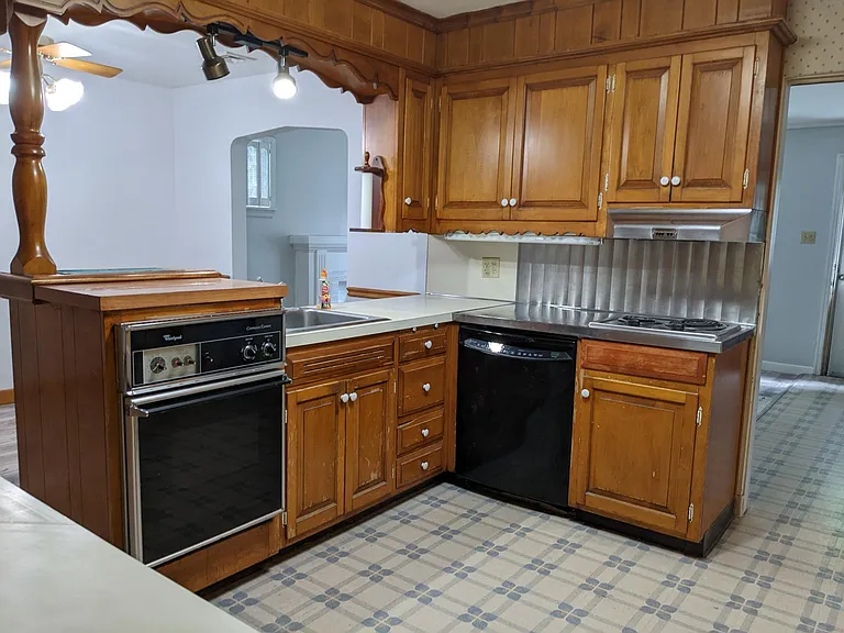 519 Wood St — Photo 13