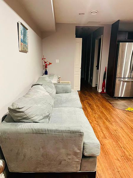 Surrey House for rent - 1 Bedroom — photo 4