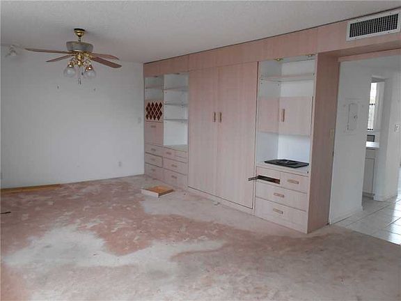 5th image of 3440 NE 192nd St APT 4D