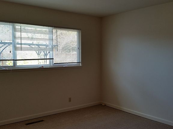 5th image of 7615 Rainbow Dr