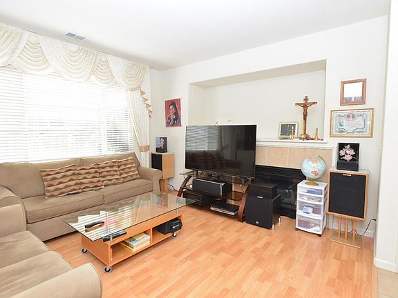5th image of 2163 Kingsbury Cir