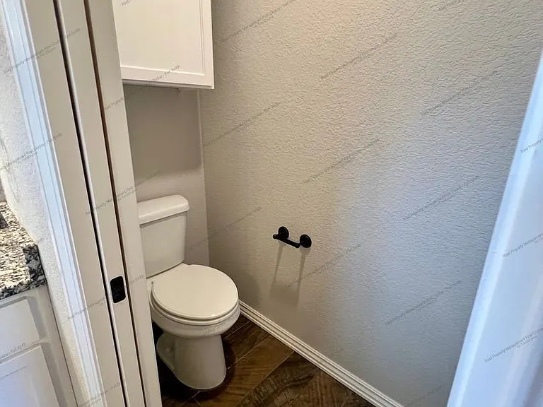 9007 Hawthorne Ln — Photo 19