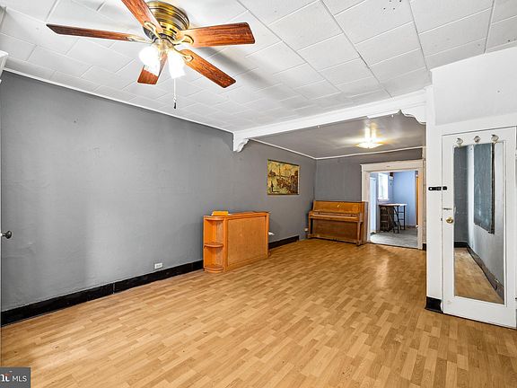 2nd image of 923 Annin St