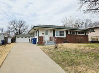 4106 E 9th St, Des Moines, IA 50313