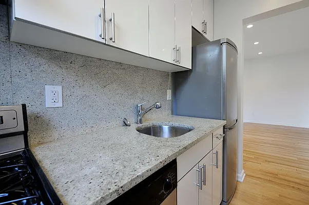 Rented by Aether Property Group | media 20