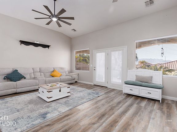 3rd image of 700 Paloma Cir