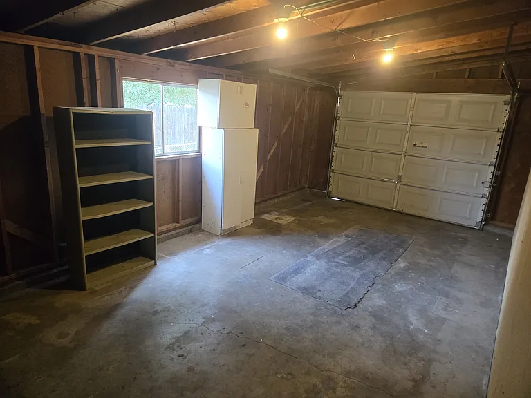 209 Erickson Ave — Photo 13