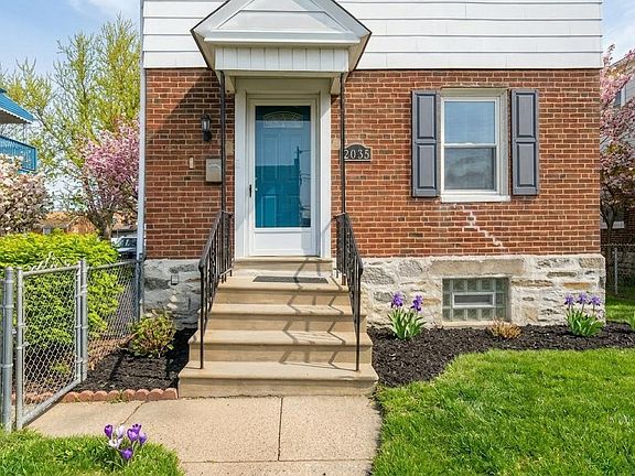 2nd image of 2035 Ripley St