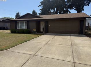 1055 N Lupine Ct, Canby, OR 97013