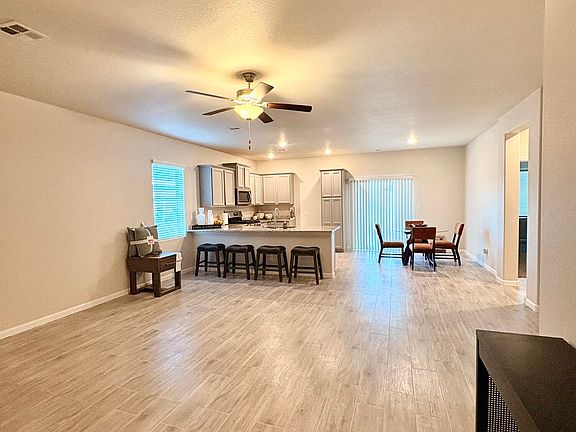 4th image of 3409 Oregon Trail Rd NE