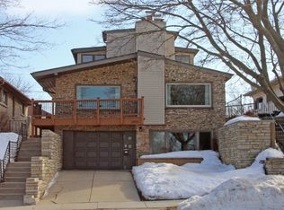 3455 E Lunham Ave, Cudahy, WI 53110