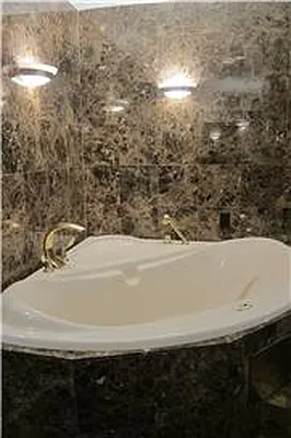 Rented by R New York | media 45