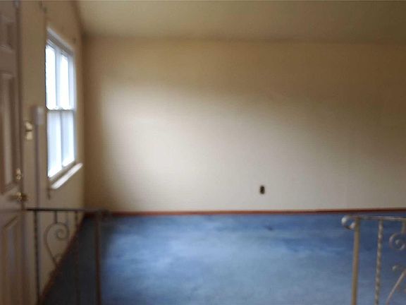 3rd image of 871 Stanley St