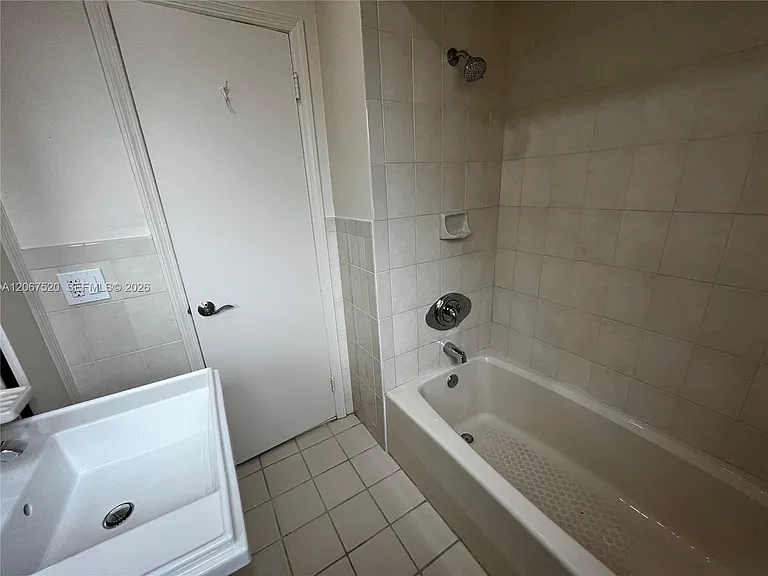 3351 SW 18th St — Photo 23