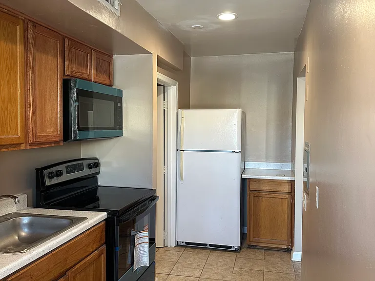 1449 Olive St NE #4 — Photo 9