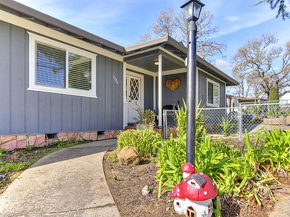 4th image of 3326 Hartvickson Ln